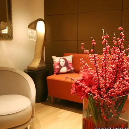 Westside Arc De Triomphe 4* Parigi