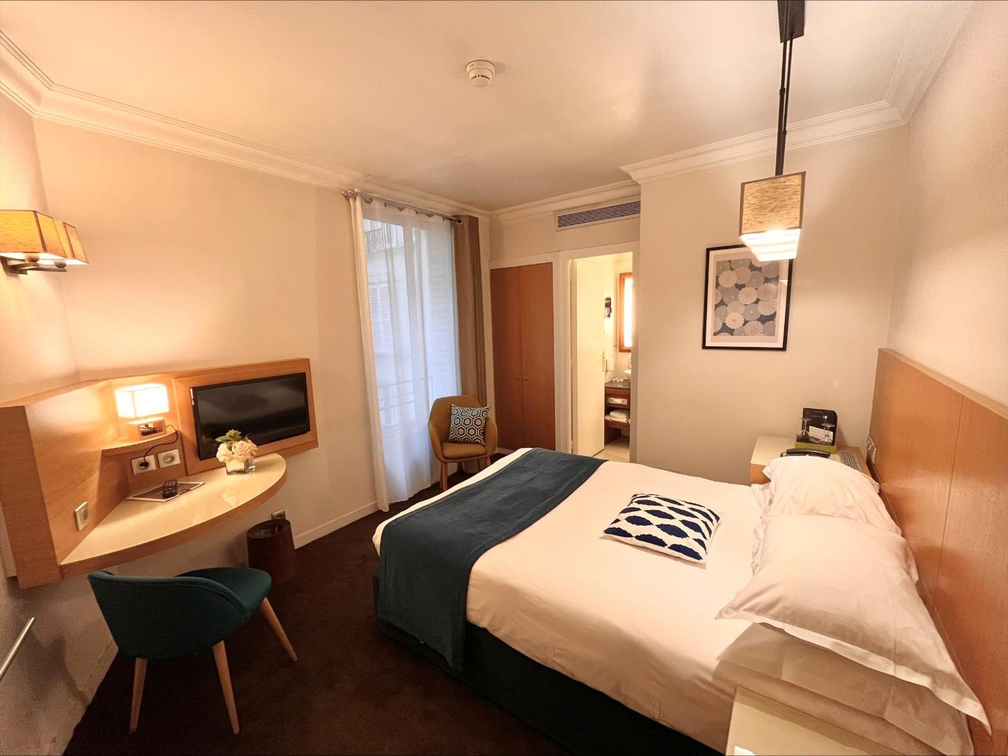 Westside Arc De Triomphe Hotel
