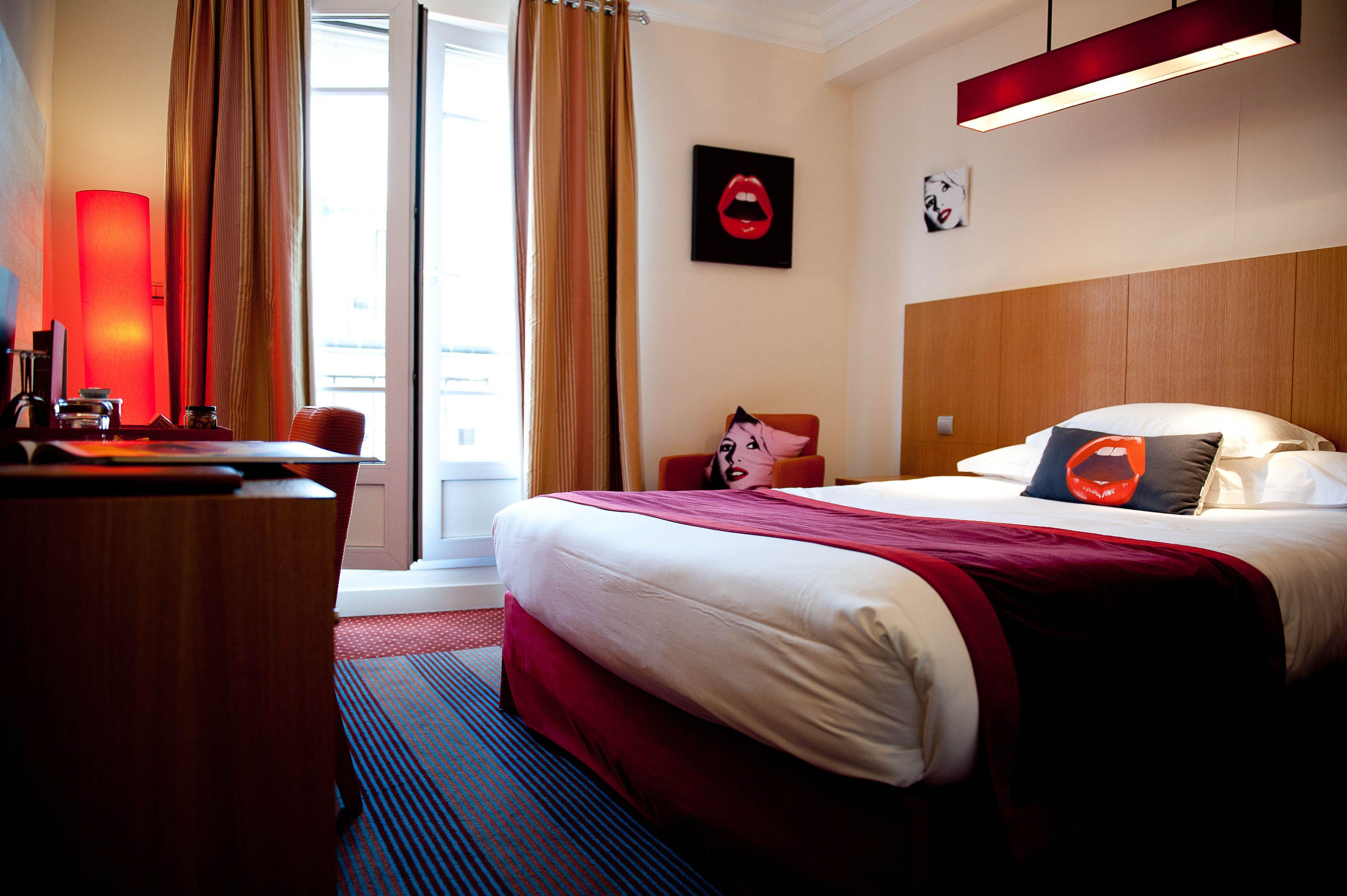 Westside Arc De Triomphe