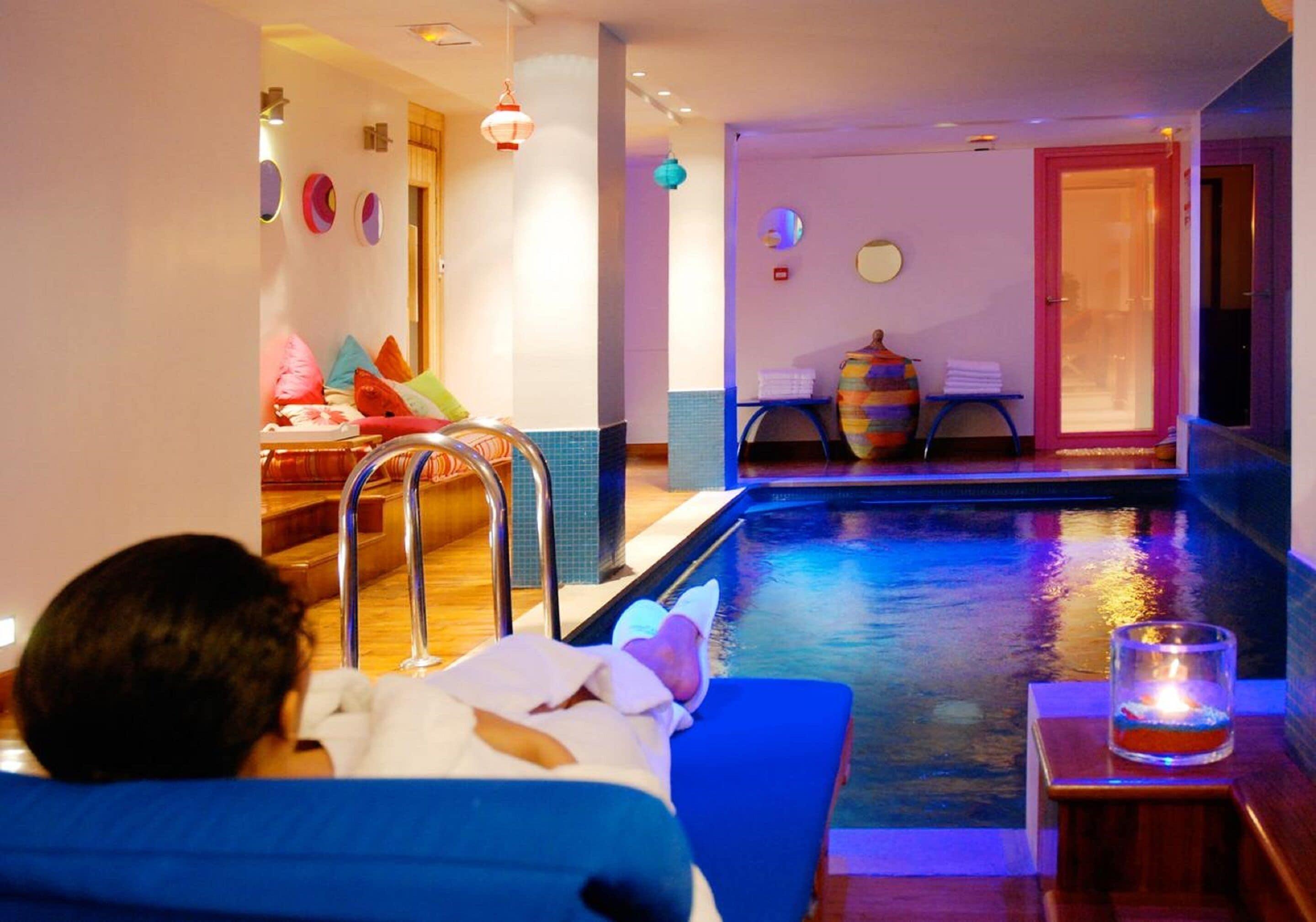 Westside Arc De Triomphe Hotel