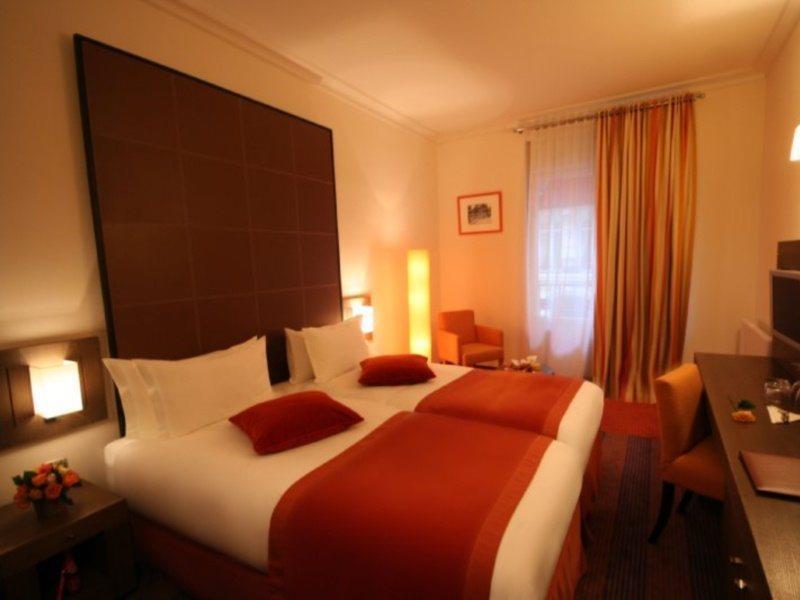 Westside Arc De Triomphe