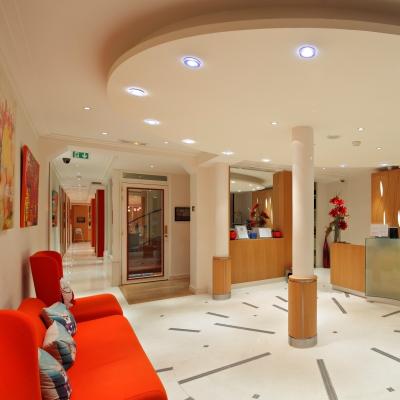 Westside Arc De Triomphe