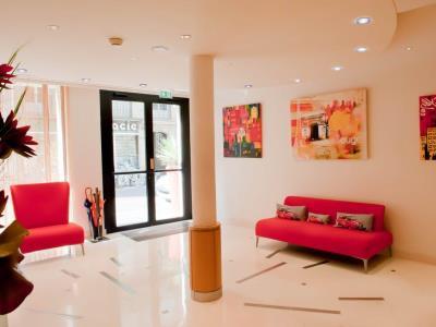 Westside Arc De Triomphe